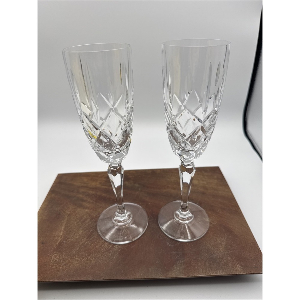 Set of 2 Elegant Vertical Cut Crystal Champagne Glasses Acid Etched M on Base